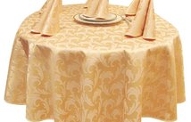 круглая скатерть с салфетками